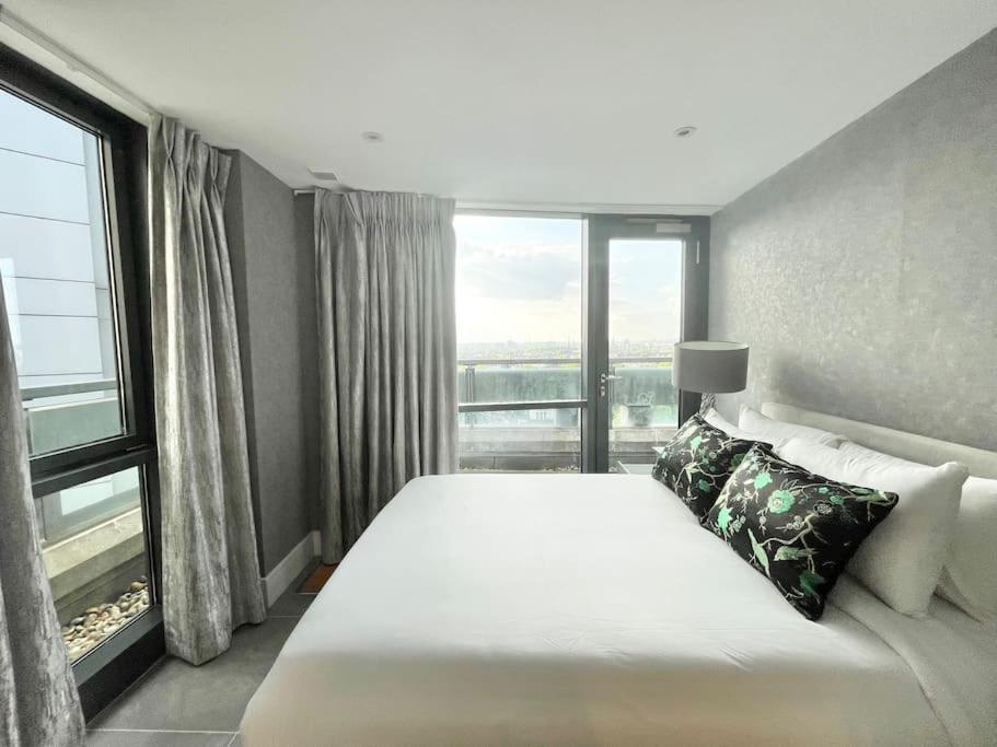 Spacious 3 Bdr With Ac And Rooftop In Paddington Apartment *