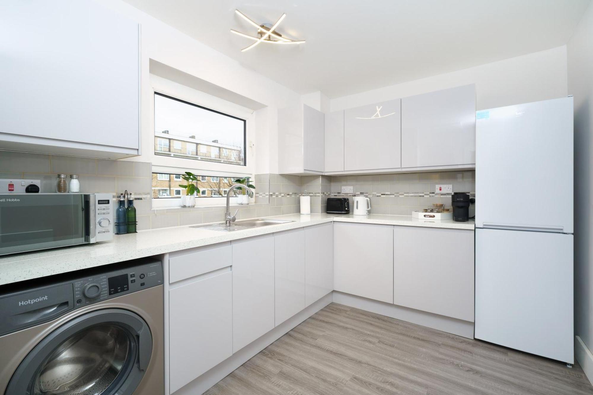 Modern 2 Bedroom Flat Near Tower Bridge London