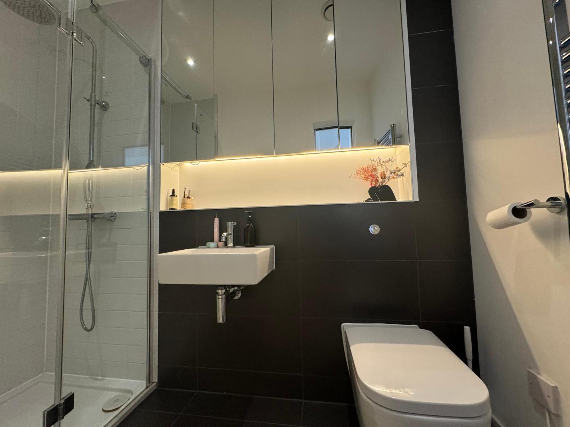 Sunfilled 2bd Hideaway By Victoria Park Apartment