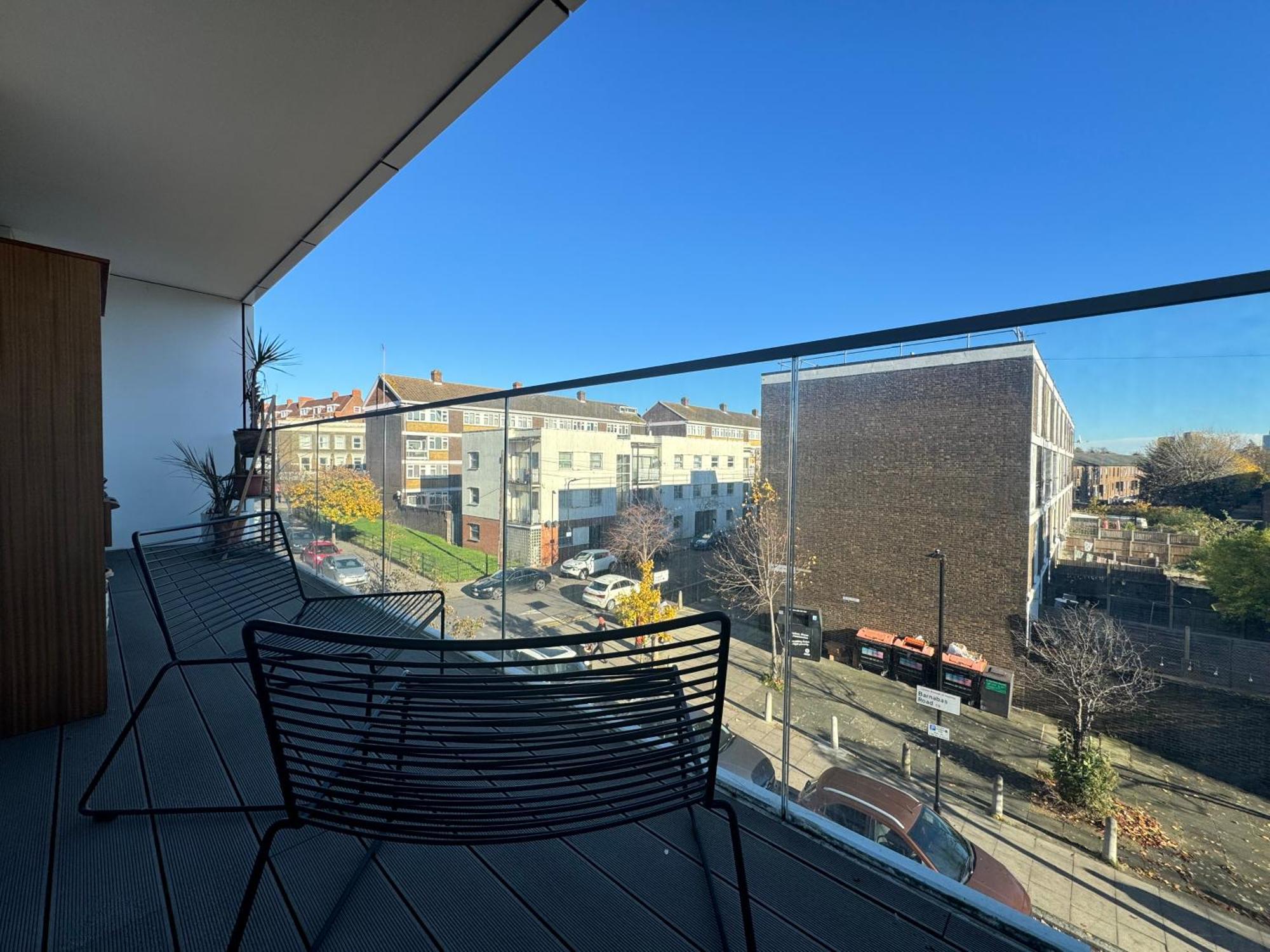 Sunfilled 2bd Hideaway By Victoria Park Apartment London