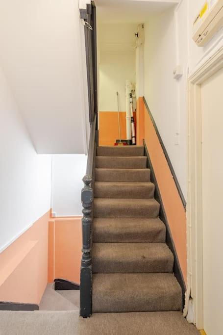 Balcony Flat In Victorian West Kensington Mansion Leilighet