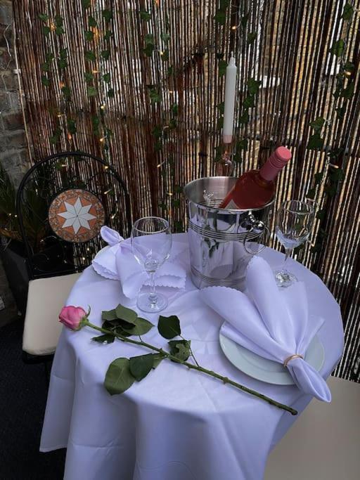Balcony Flat In Victorian West Kensington Mansion Leilighet London