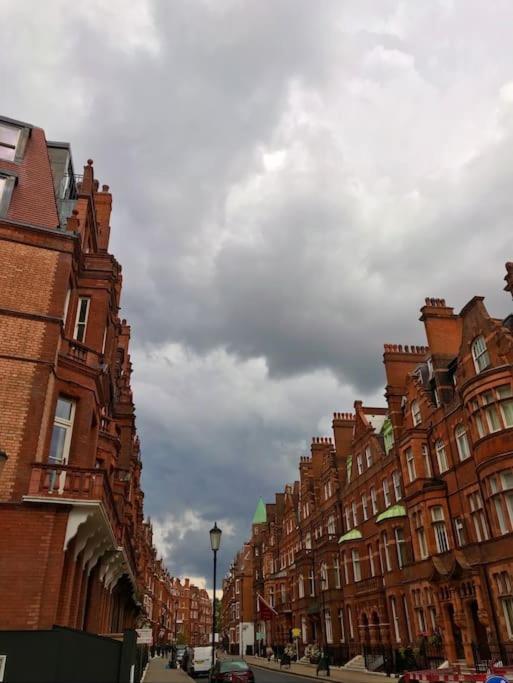 Balcony Flat In Victorian West Kensington Mansion