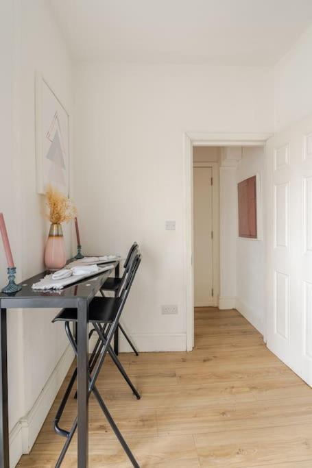 Balcony Flat In Victorian West Kensington Mansion * London