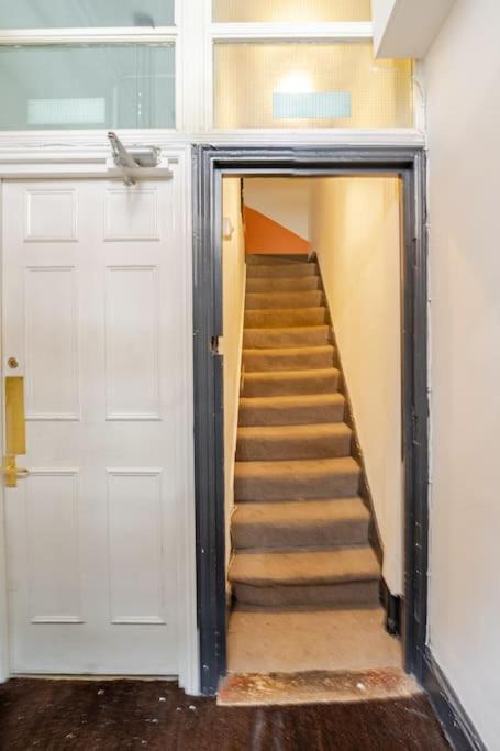 Balcony Flat In Victorian West Kensington Mansion Leilighet *