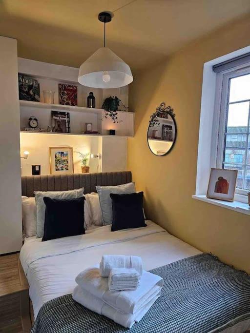 Balcony Flat In Victorian West Kensington Mansion *