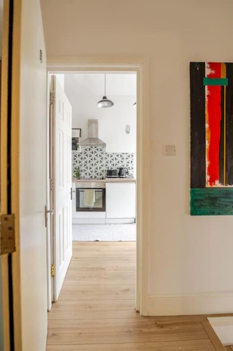 Balcony Flat In Victorian West Kensington Mansion * London