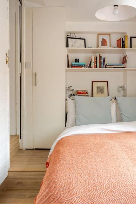 Balcony Flat In Victorian West Kensington Mansion Leilighet London