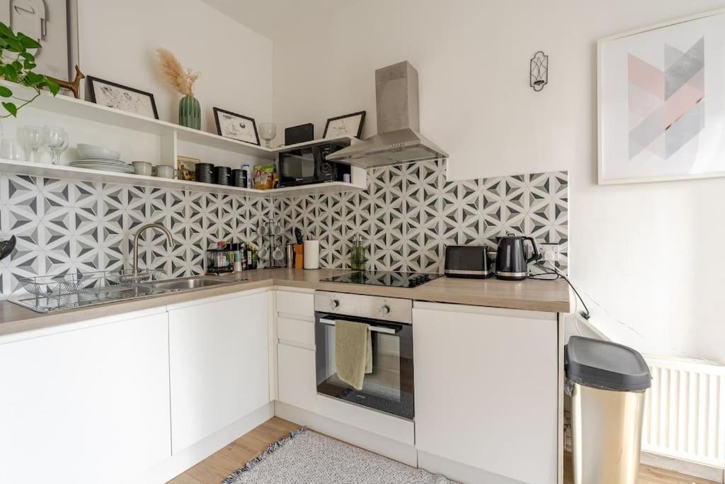 Balcony Flat In Victorian West Kensington Mansion Leilighet