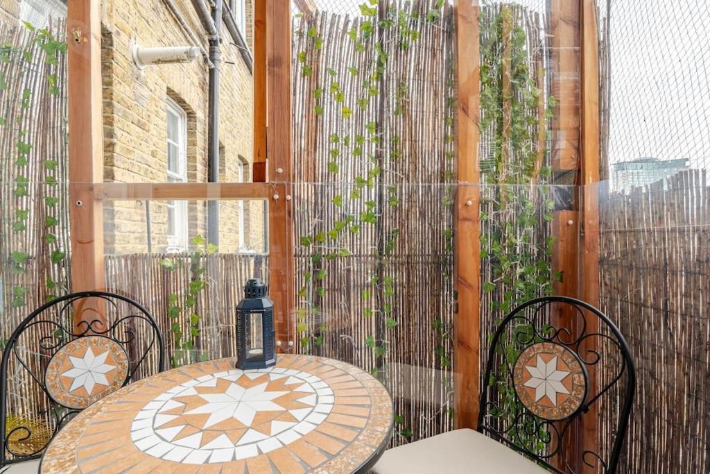 Balcony Flat In Victorian West Kensington Mansion London
