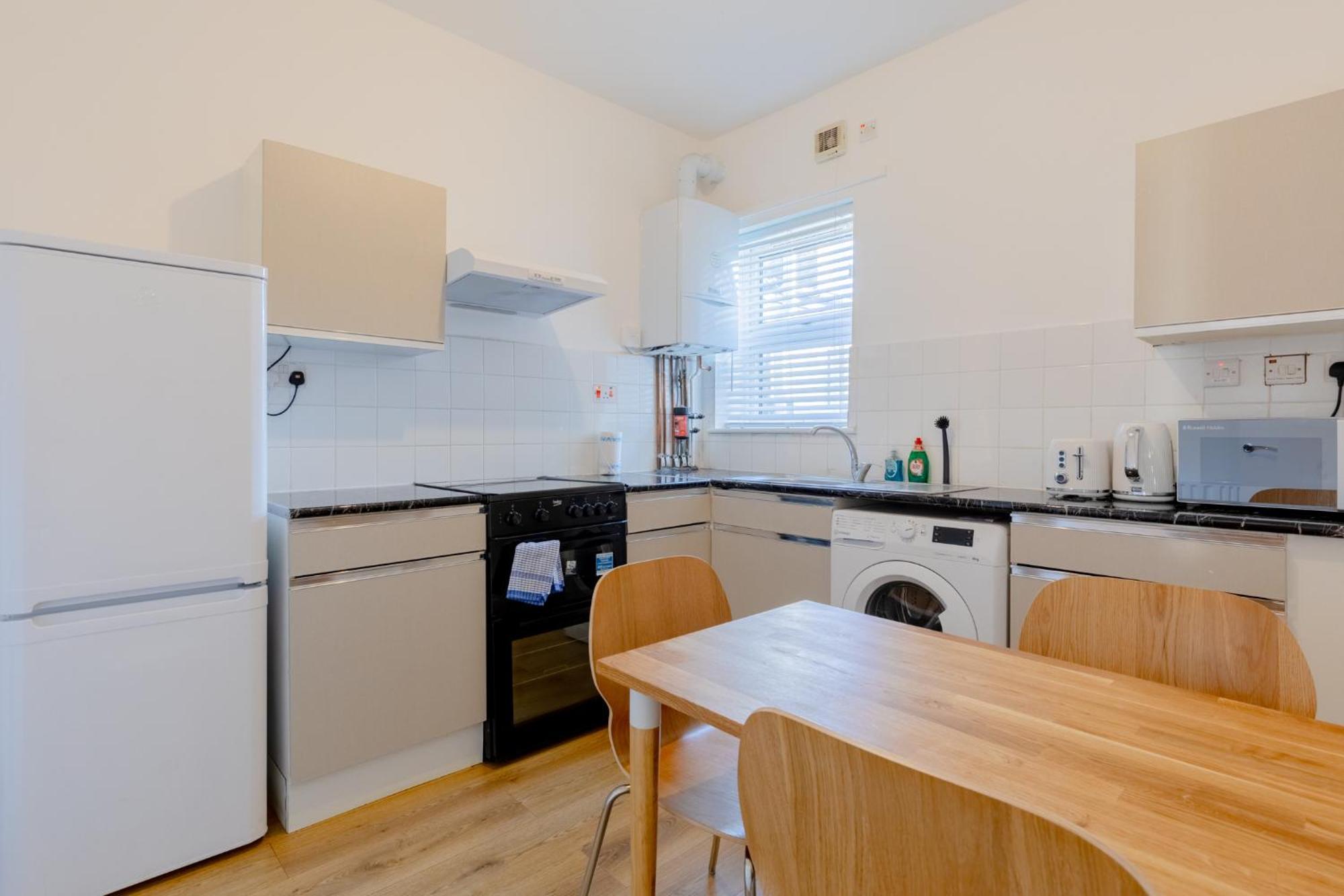Spacious 2bd Flat Short Walk From Excel Londen