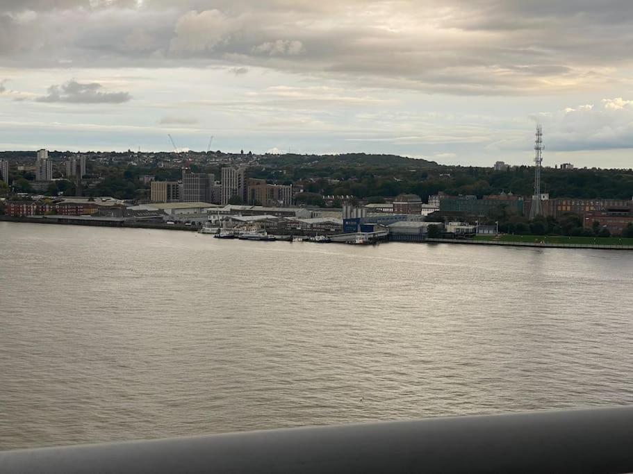 Leilighet 2 Bedroom Royal Docks Riverside