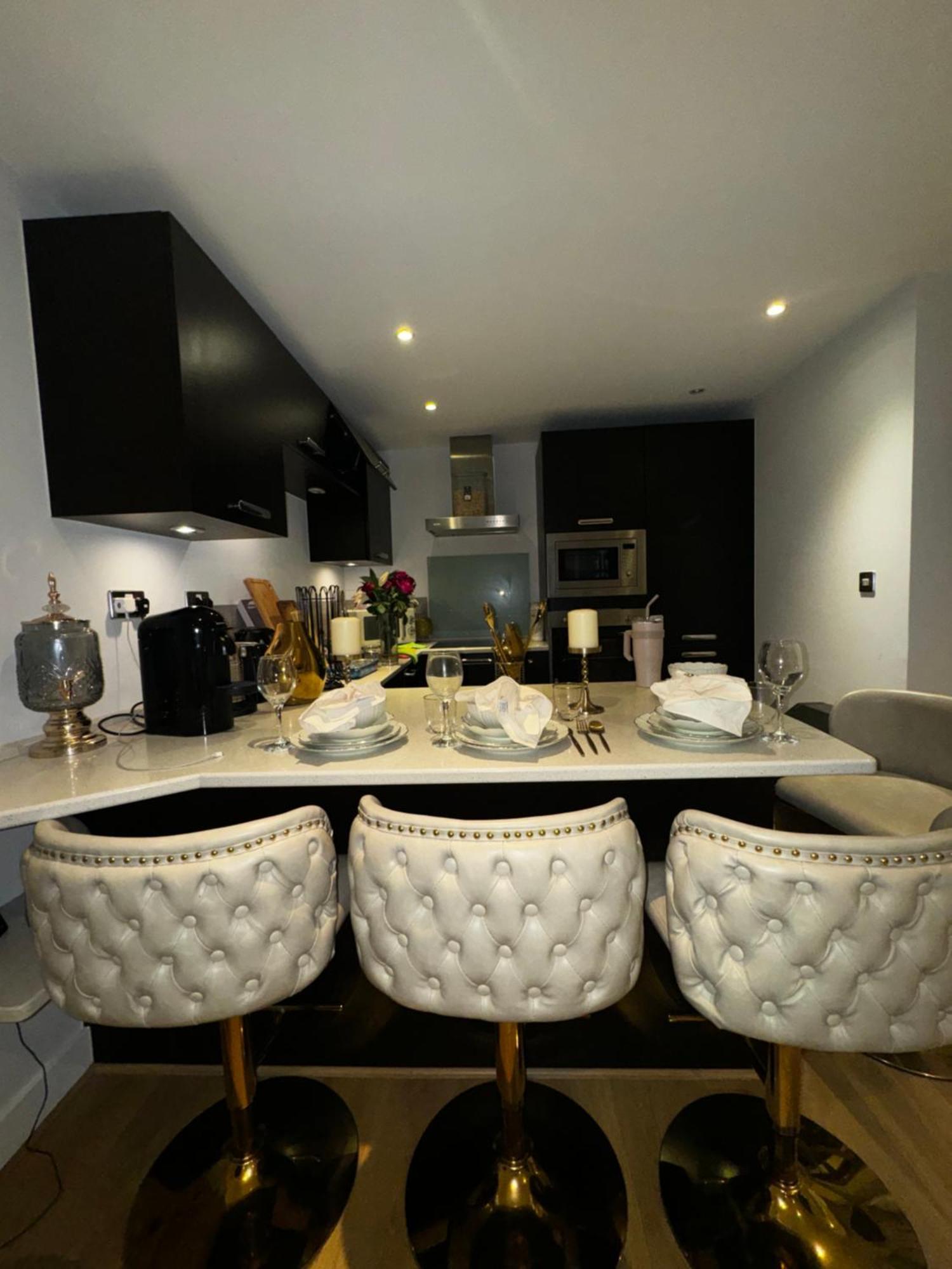 Apartment Entire Luxurious Flat In Beckton Excel Netflix & Free Wifi