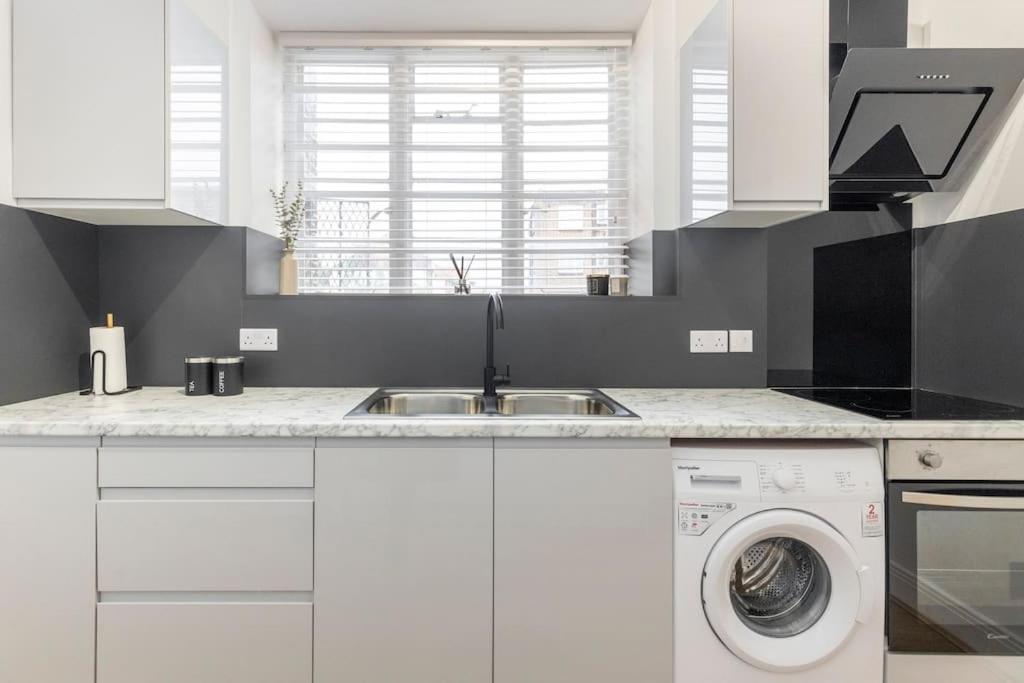 Cozy And Spacious Full Size Flat London