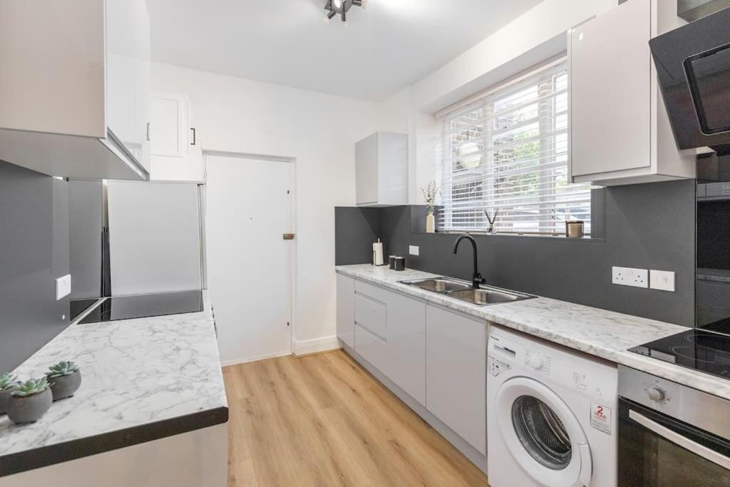 Apartment Cozy And Spacious Full Size Flat *