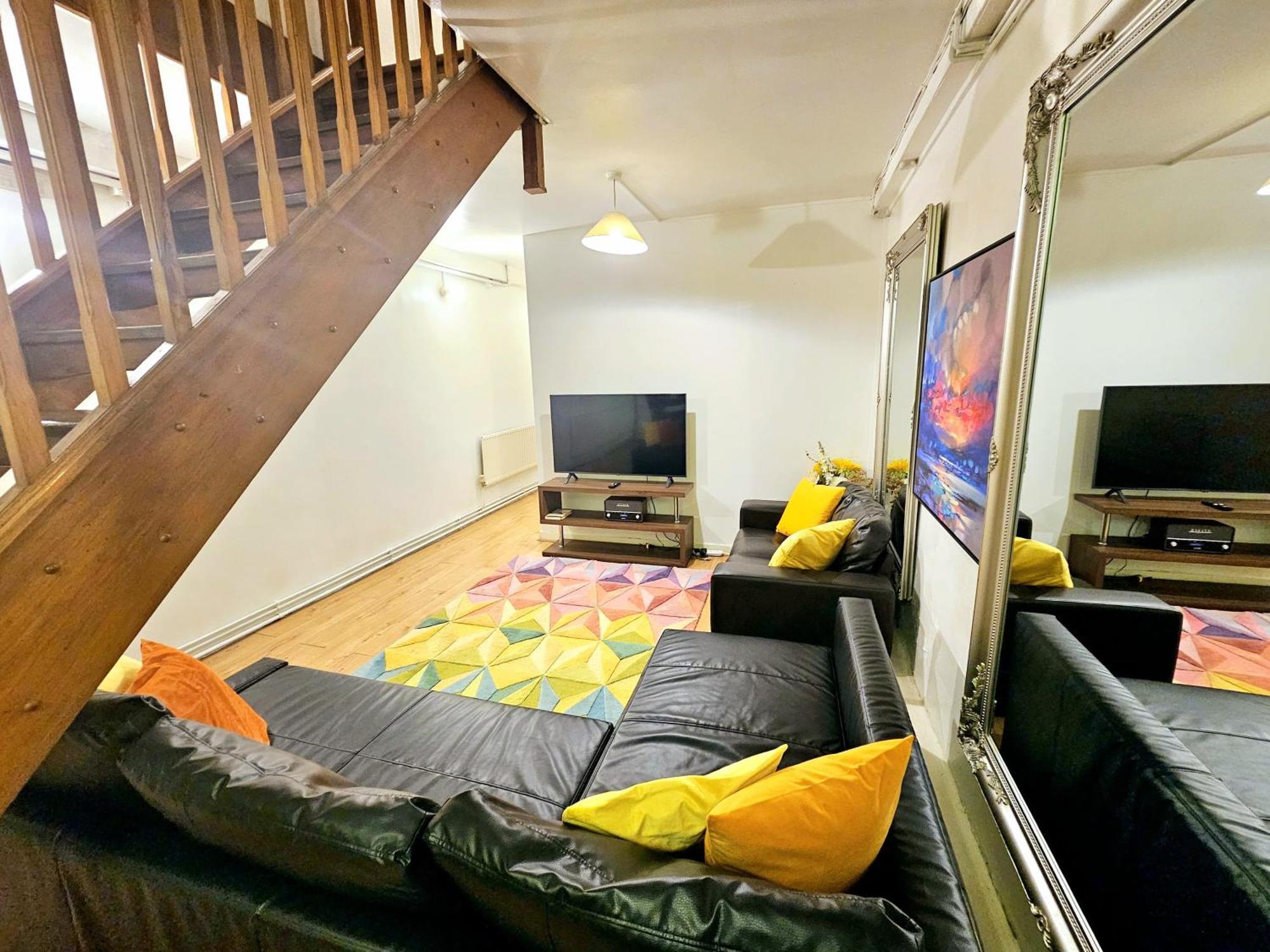 Duplex With 3 Bedrooms And Large Sofa-bed Back Patio, Near Angel And King's Cross Station Apartamento *