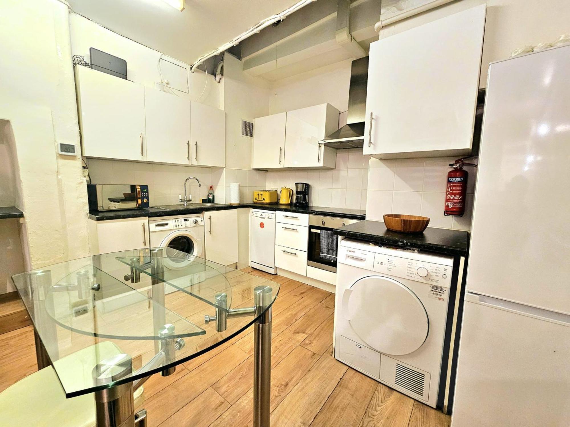 Duplex With 3 Bedrooms And Large Sofa-bed Back Patio, Near Angel And King's Cross Station * Londres