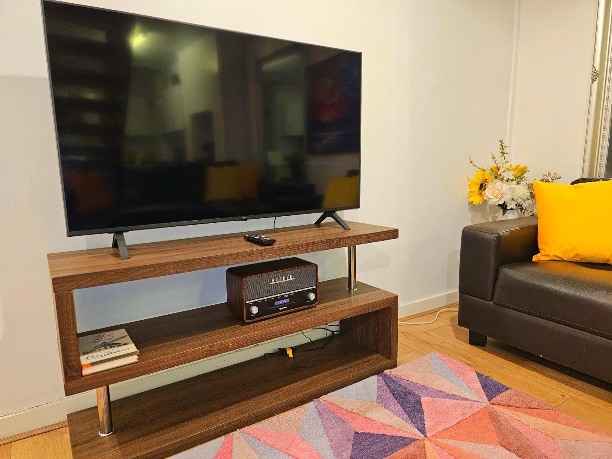 Duplex With 3 Bedrooms And Large Sofa-bed Back Patio, Near Angel And King's Cross Station Apartamento Londres