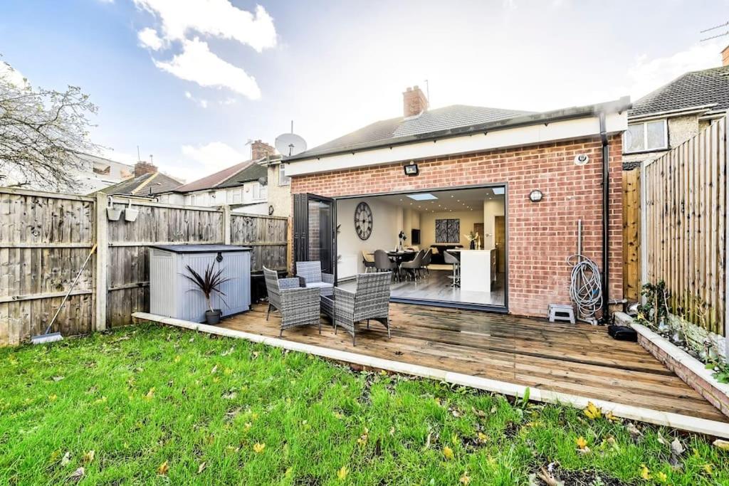 House With Garden Next Wembley Stadium Free Parking Leilighet London