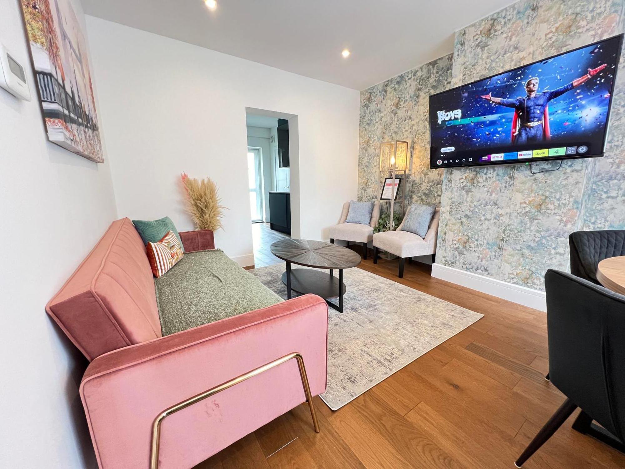 Stylish & Elegant 2-br Flat In Greenwich