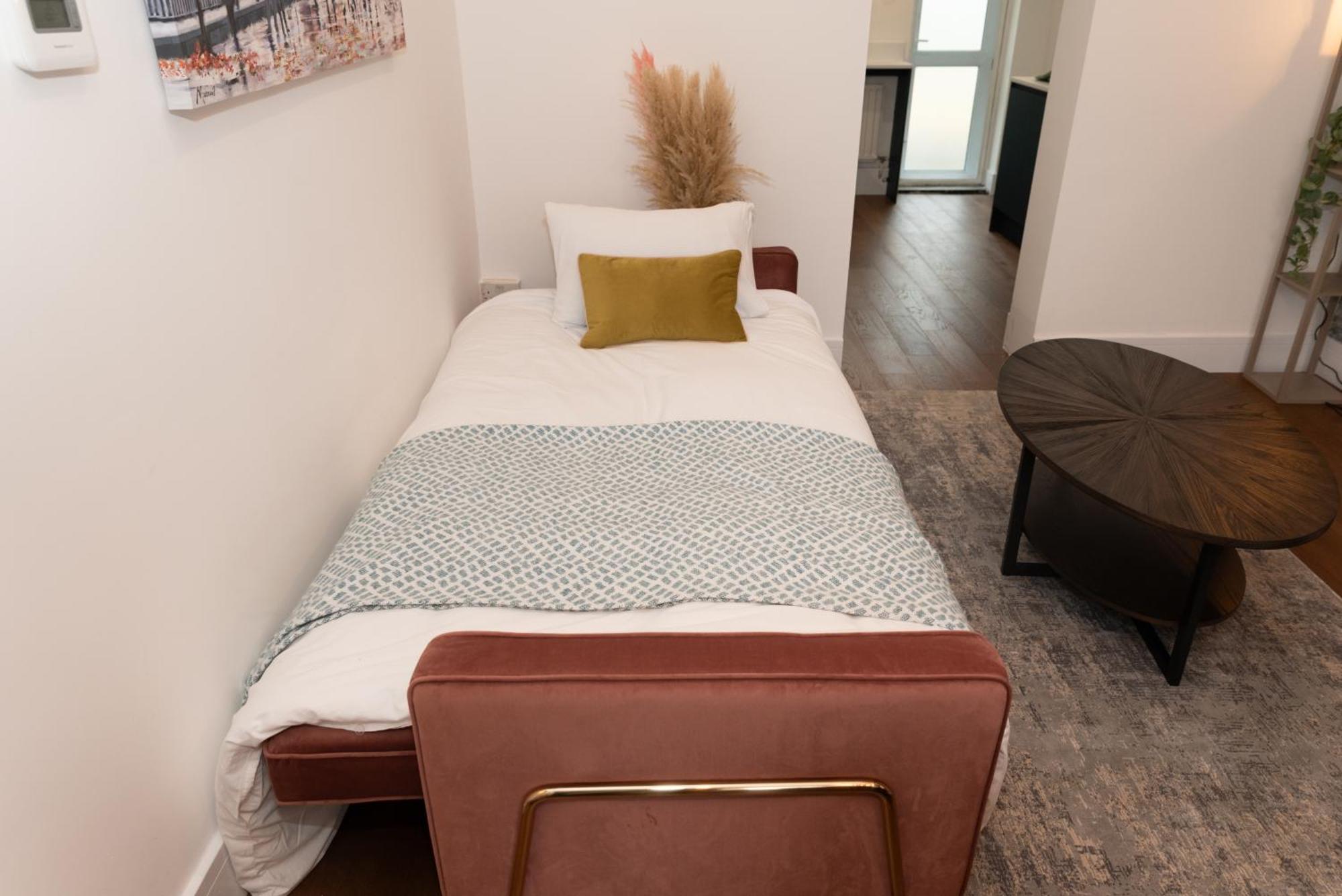 Stylish & Elegant 2-br Flat In Greenwich Apartment *