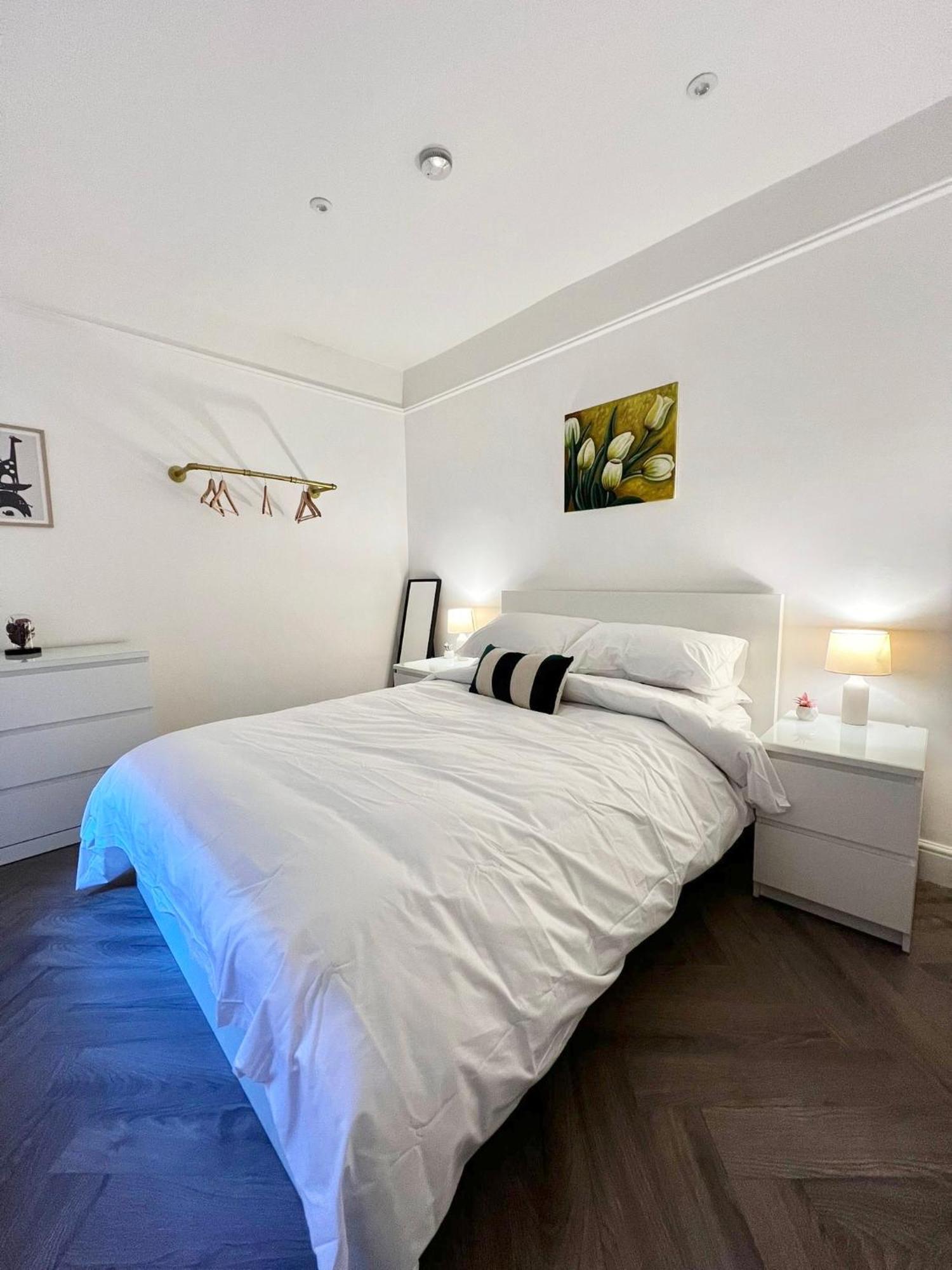 Apartment New 2 Bed Mansion Flat In Chinatown! *