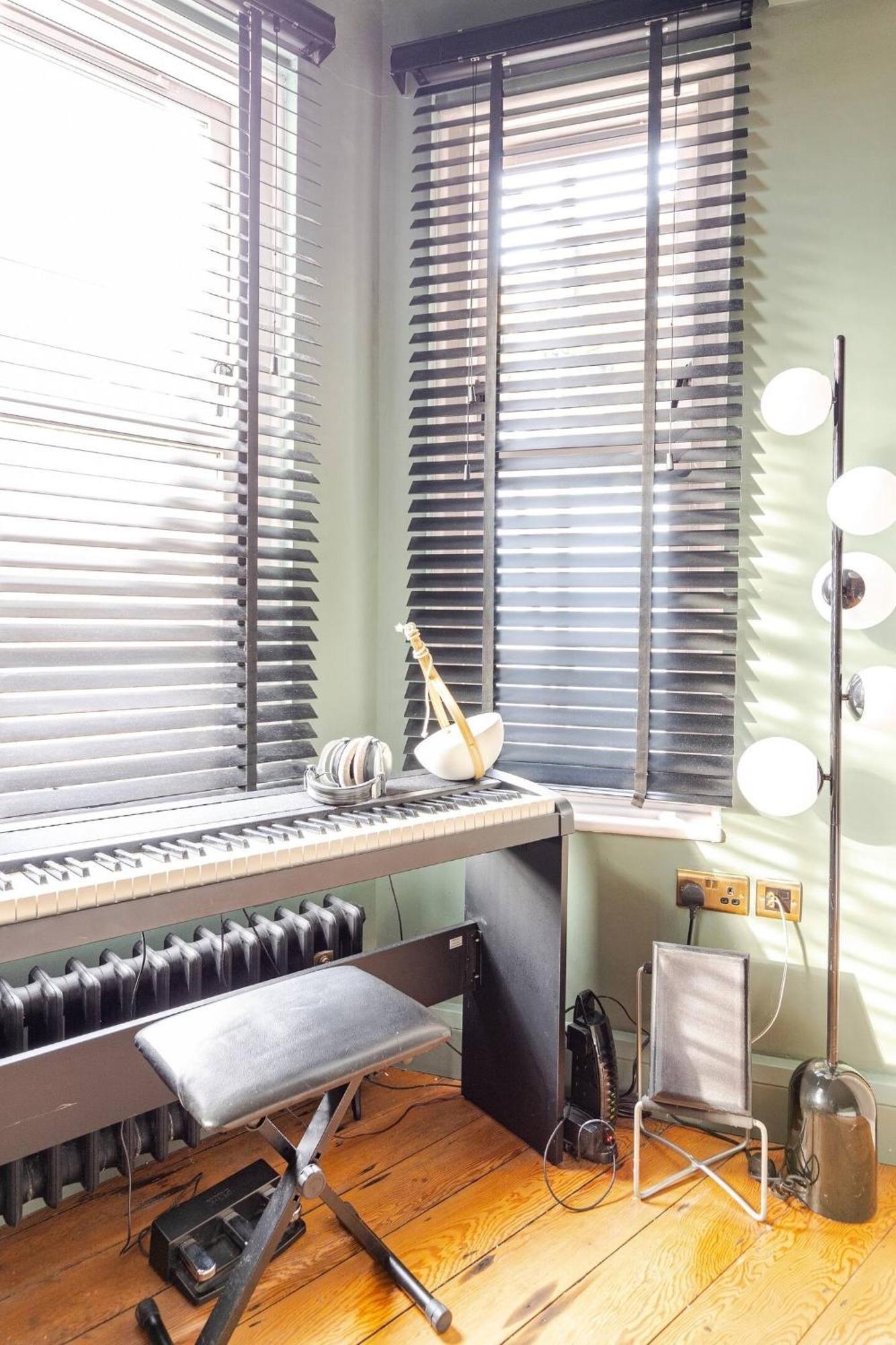 Two Bedroom Flat In Stoke Newington Apartment London