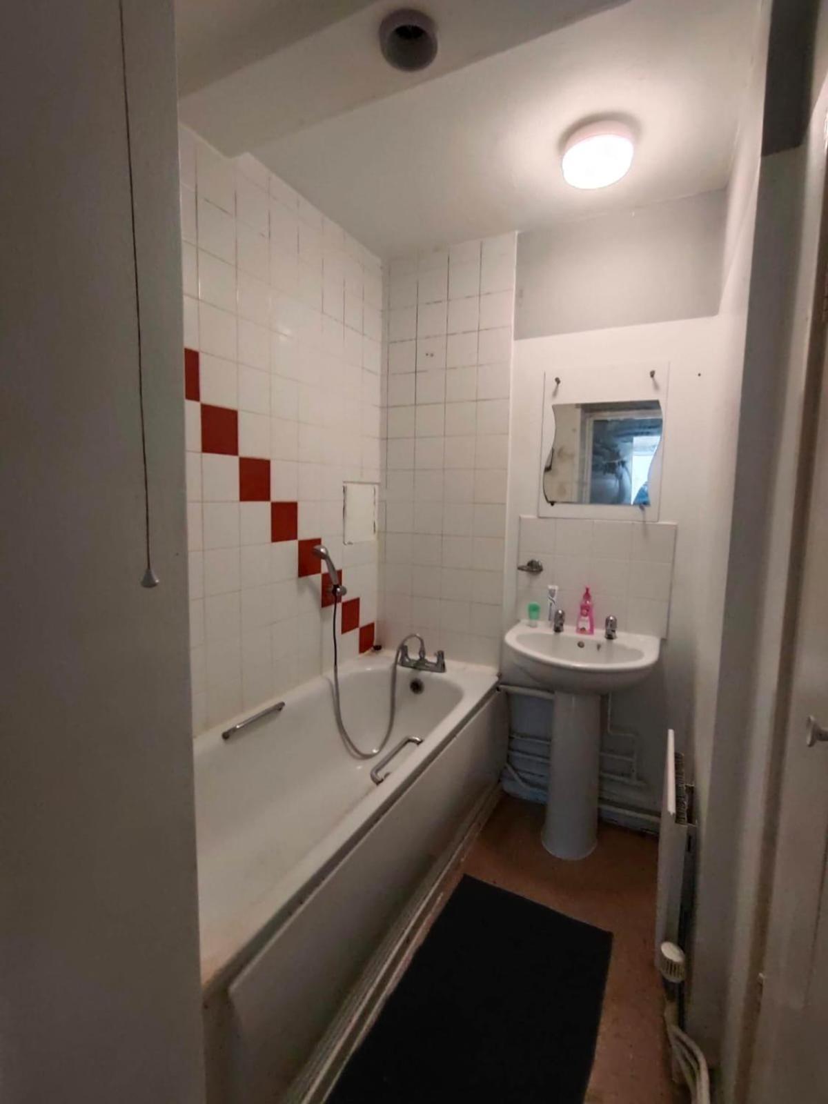 Habitación en casa particular Canary Private In Shared Flat Great Balcony View Londres