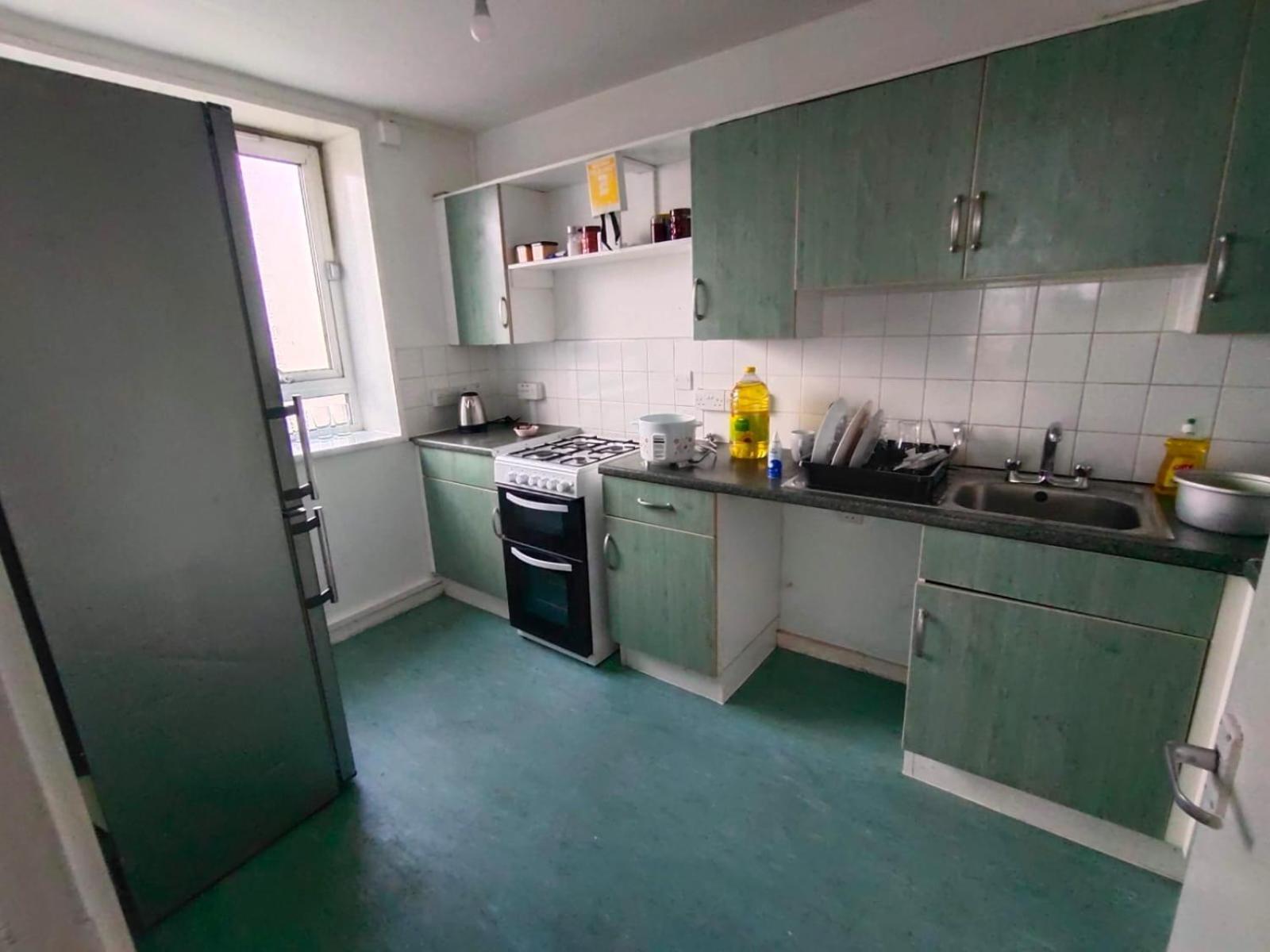 Canary Private In Shared Flat Great Balcony View Londres
