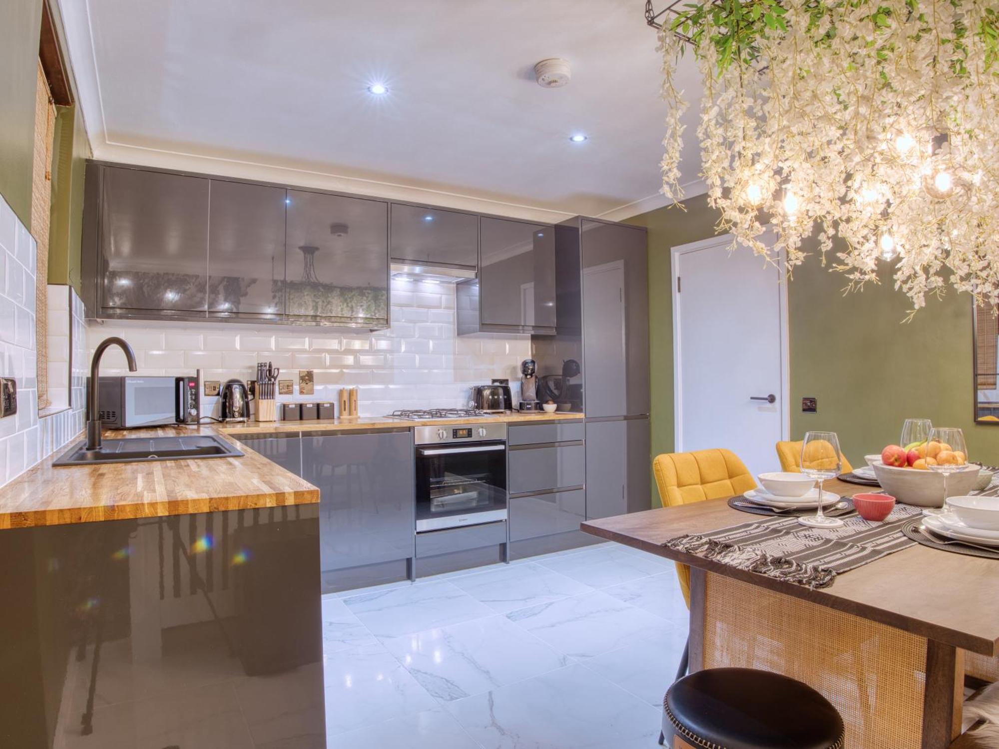 Fulham - Hot Tub, Parking, Games & Cinema Villa
