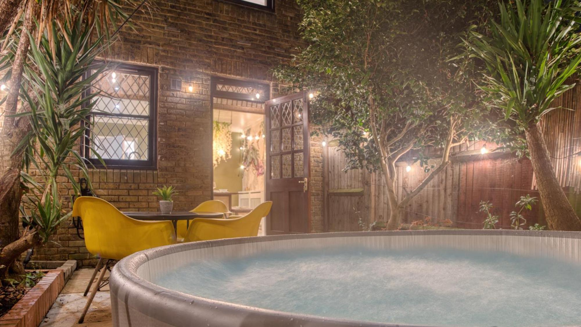 Fulham - Hot Tub, Parking, Games & Cinema * London