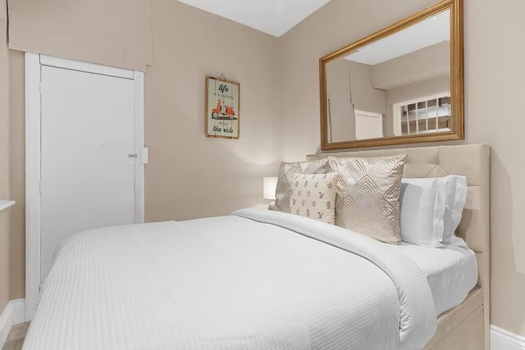 Elegant 2 Bedroom Flat In Prime *
