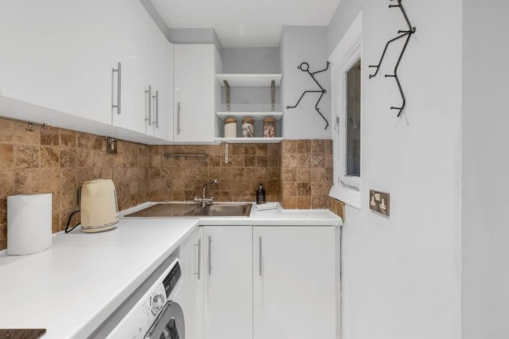 Apartment Elegant 2 Bedroom Flat In Prime *