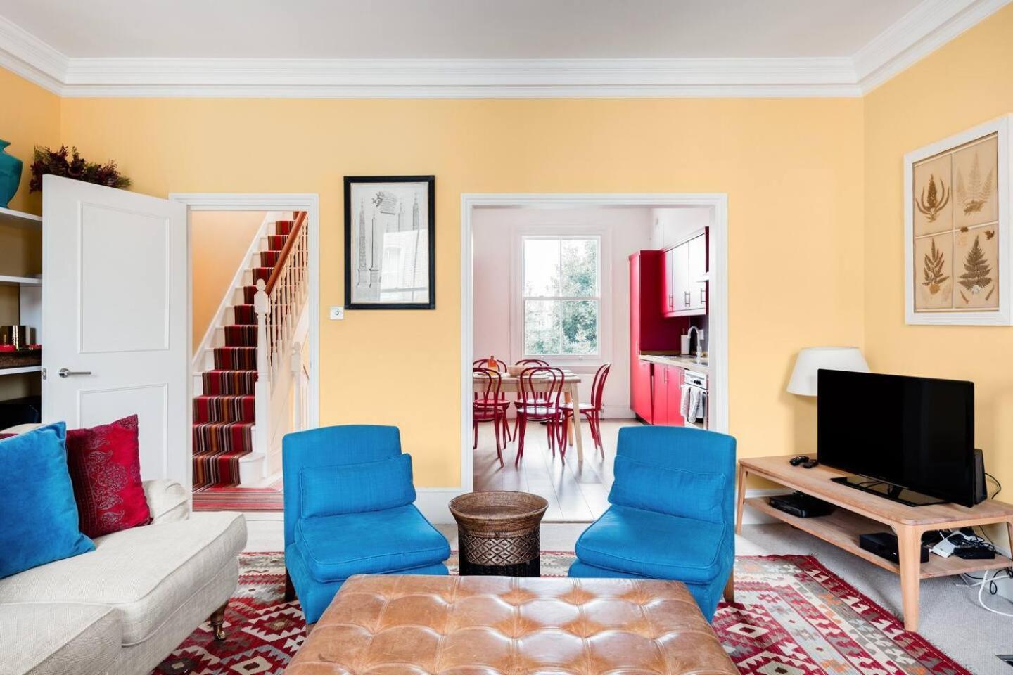 Vibrant With A Patio In Chelsea Apartment