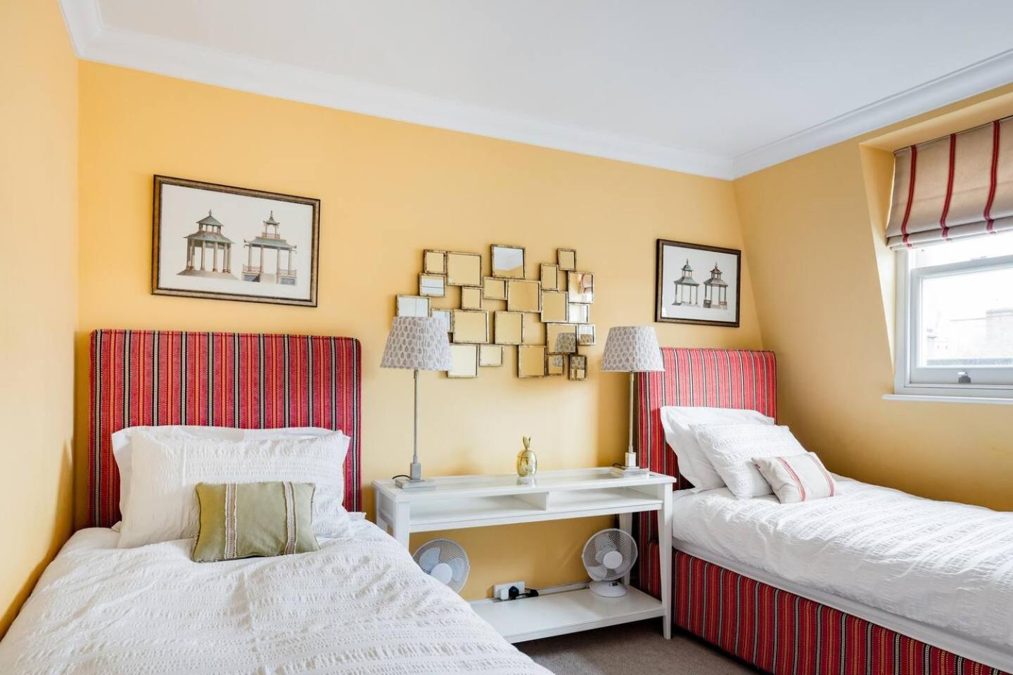Vibrant With A Patio In Chelsea Apartment London