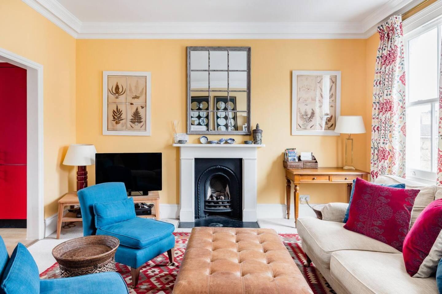 Vibrant With A Patio In Chelsea Apartment London