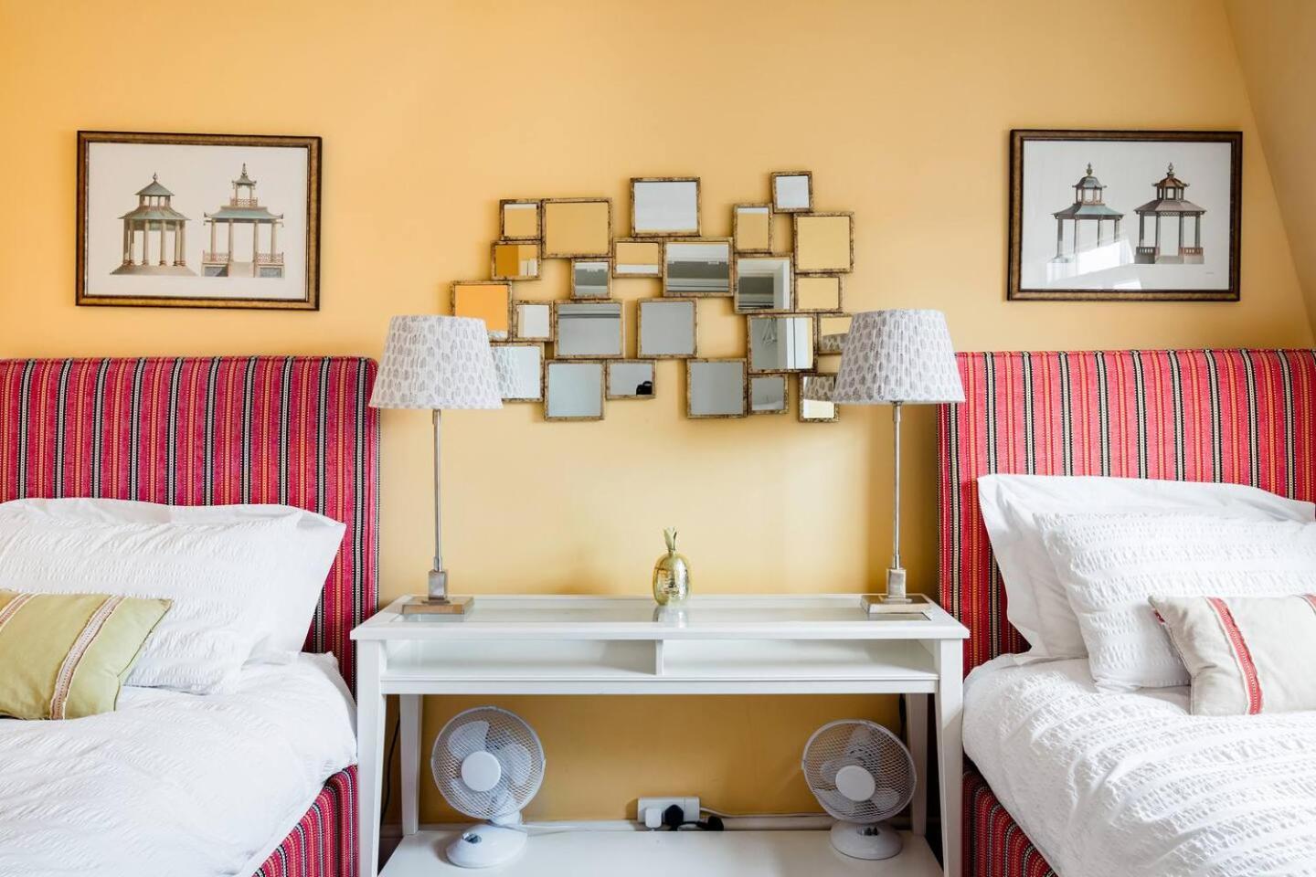 Apartment Vibrant With A Patio In Chelsea