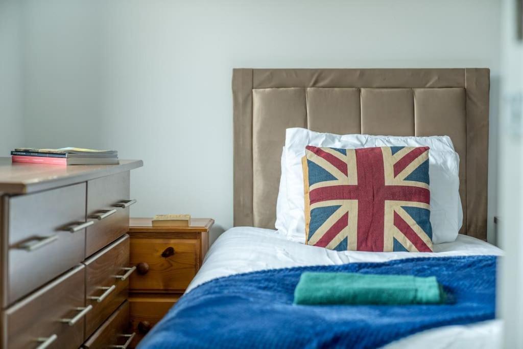 Apartment Gorgeous House, 5 Beds, Amazing Transport Links