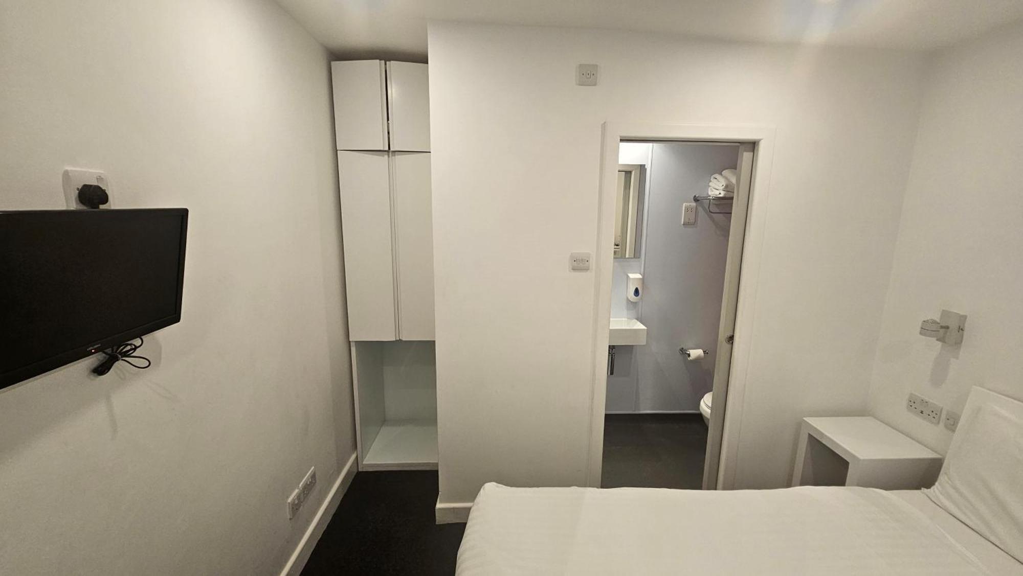 Meridiana London