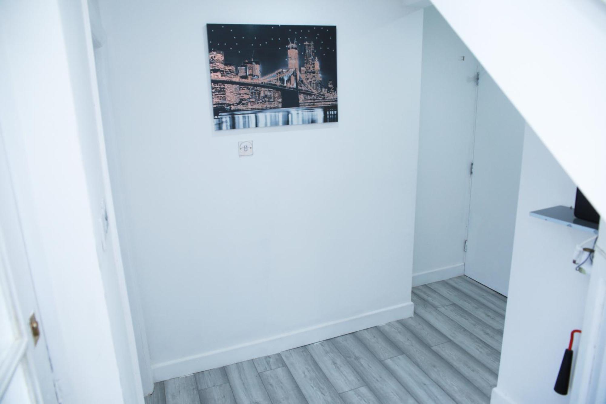 Harrow Luxury Flat With Free Parking. *