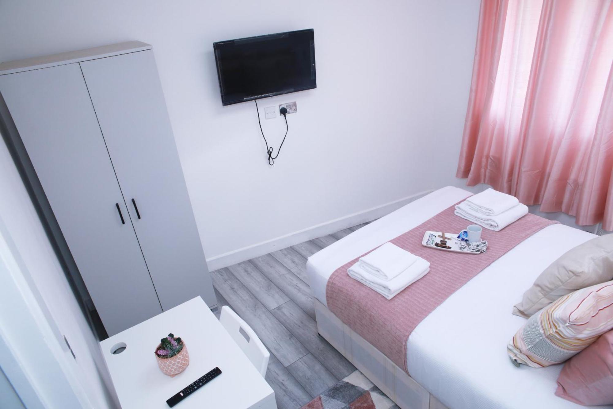 Harrow Luxury Flat With Free Parking. Appartement Londen