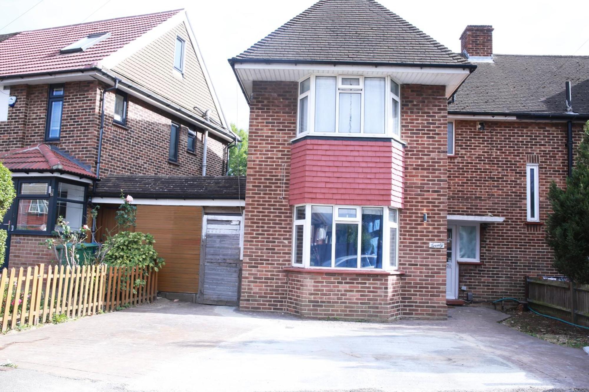 Harrow Luxury Flat With Free Parking. Londen