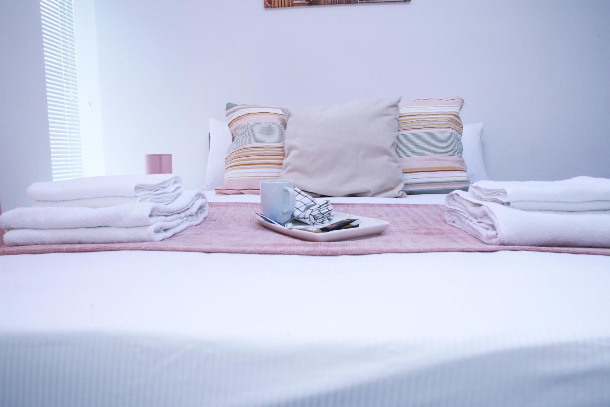 Harrow Luxury Flat With Free Parking. * Londen