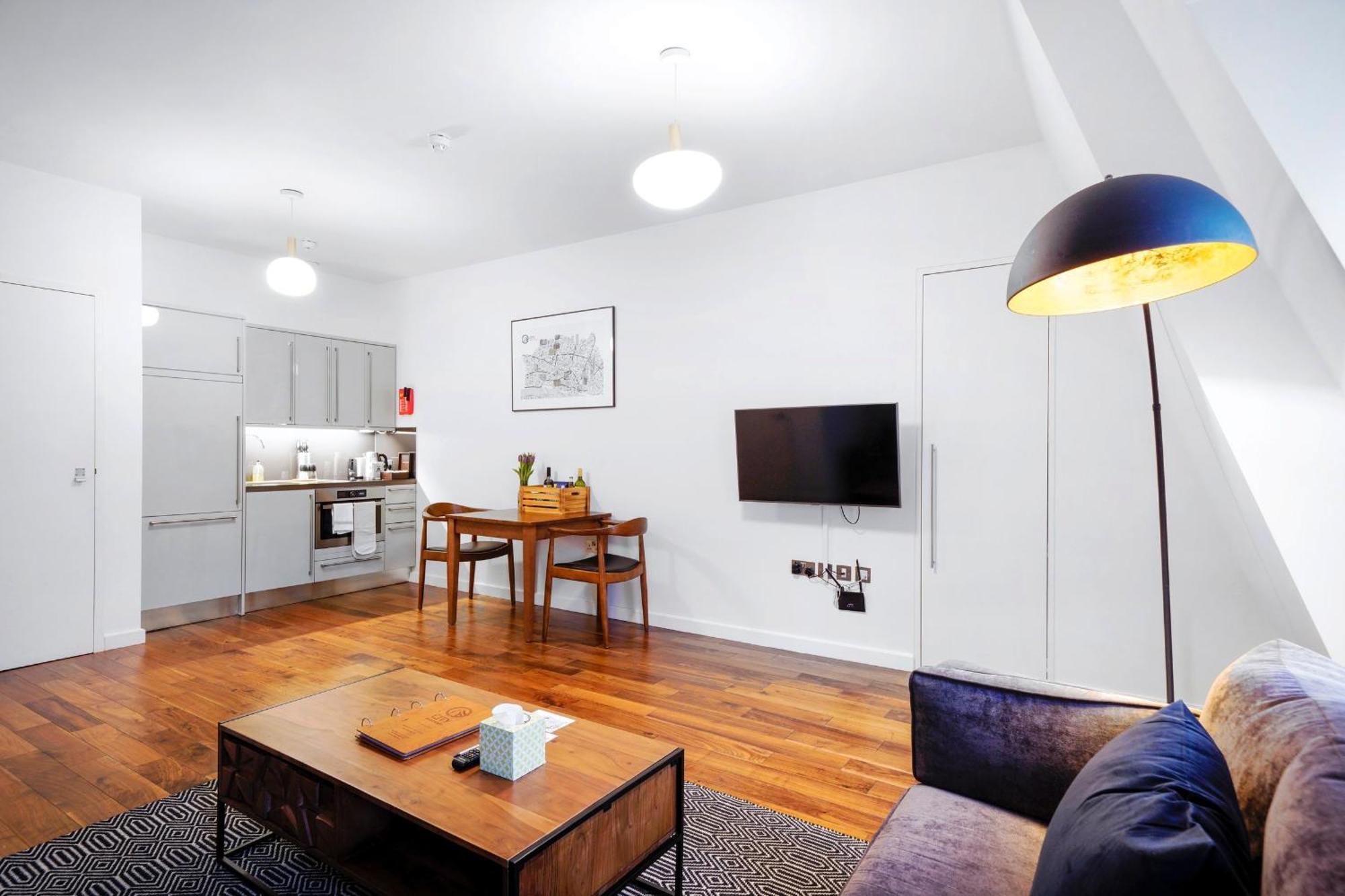 Monument Serviced By Lovelystay Londres