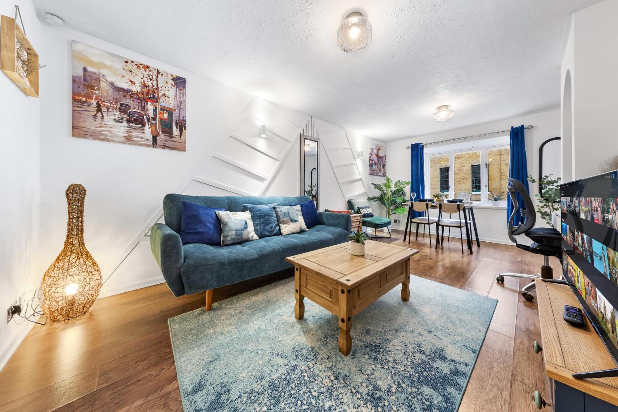 Apartment Quirky Canary 2bed, Free Parking, Smart Tv & Games London