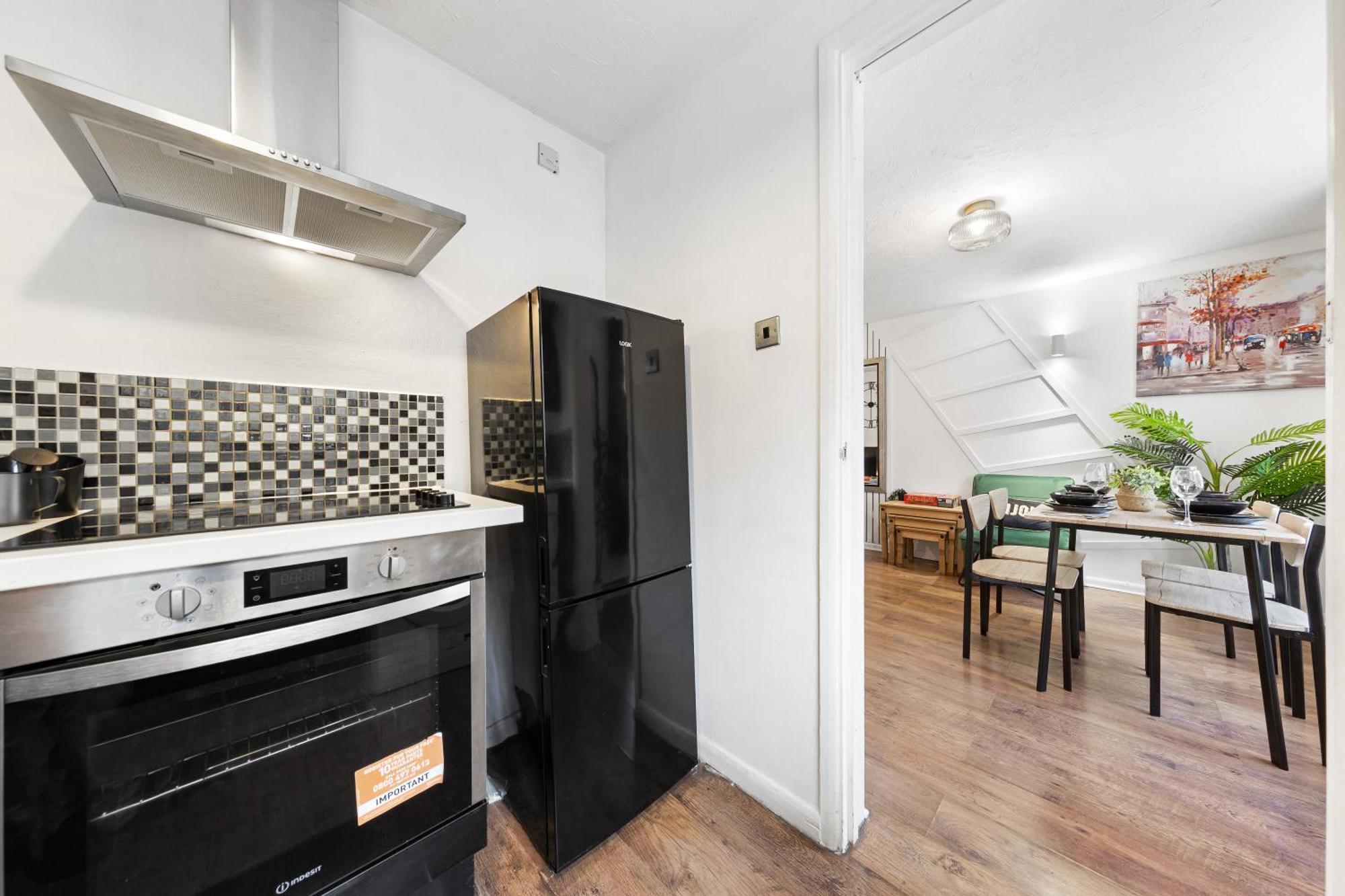 Quirky Canary 2bed, Free Parking, Smart Tv & Games Apartment London