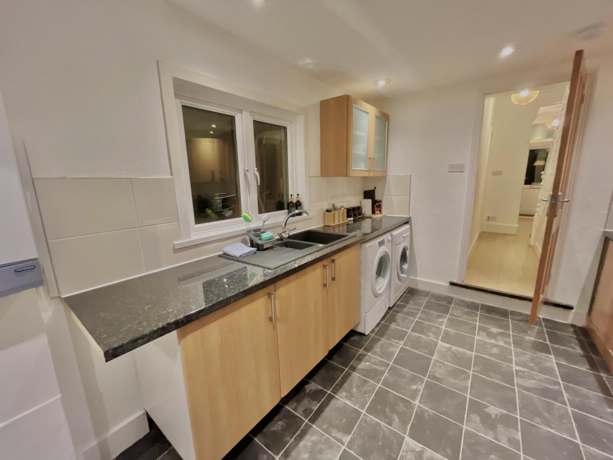 Ferienhaus Spacious 3 Bedroom House Near London, O2, Excel, Stratford, Tube Station & Parking Available