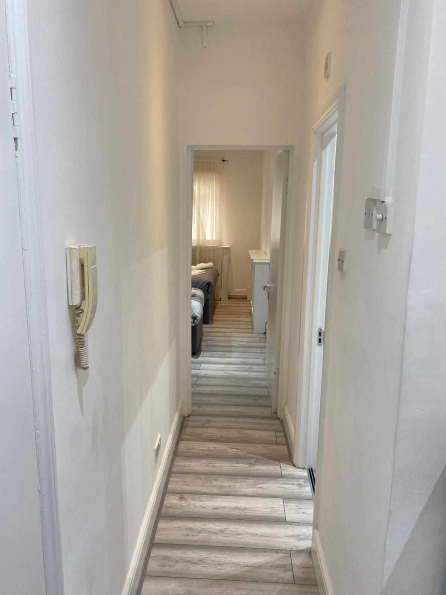 Flat Next To Westfield Shopping Centre Apartment *