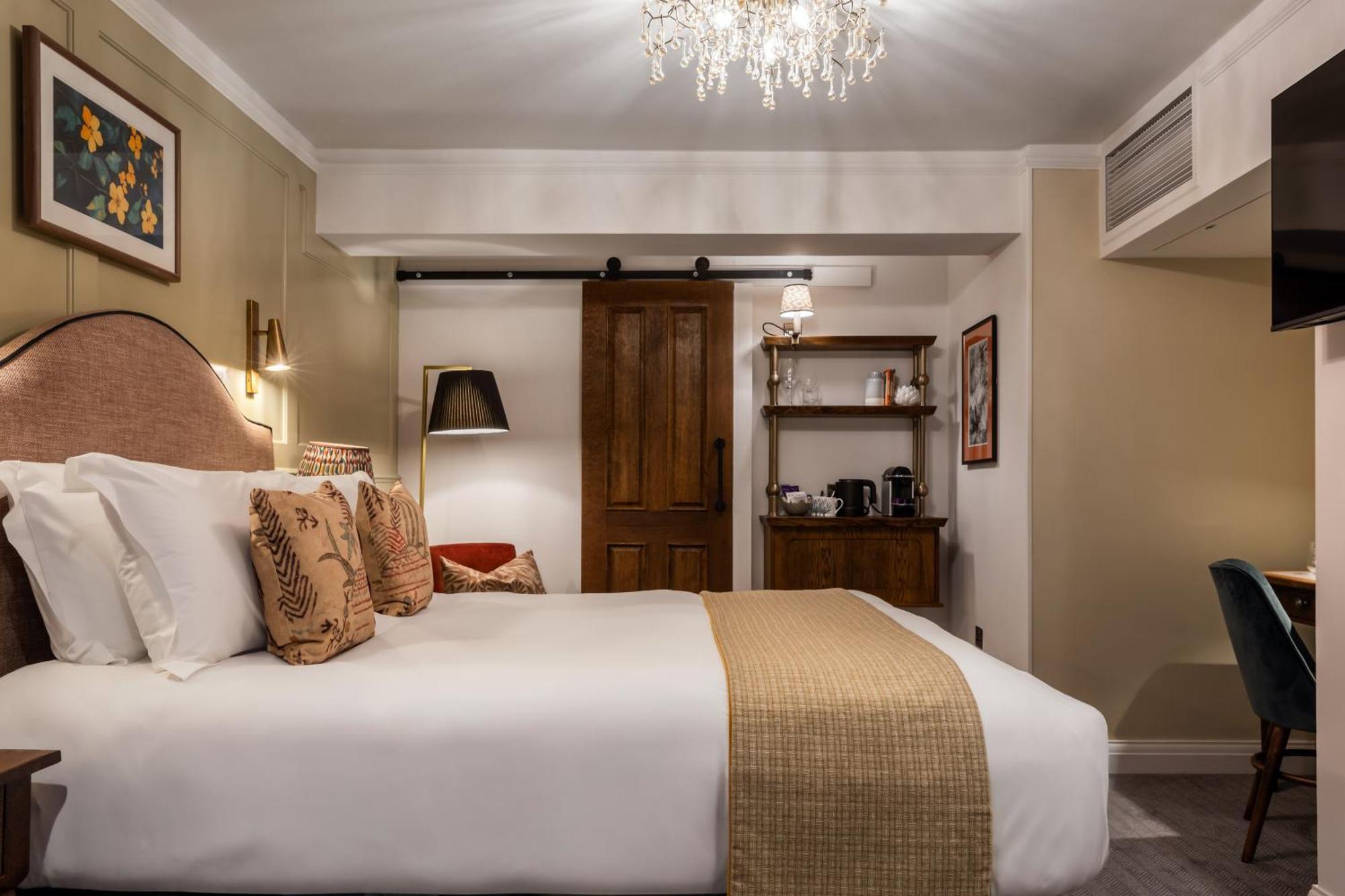 Hotel Coach & Horses