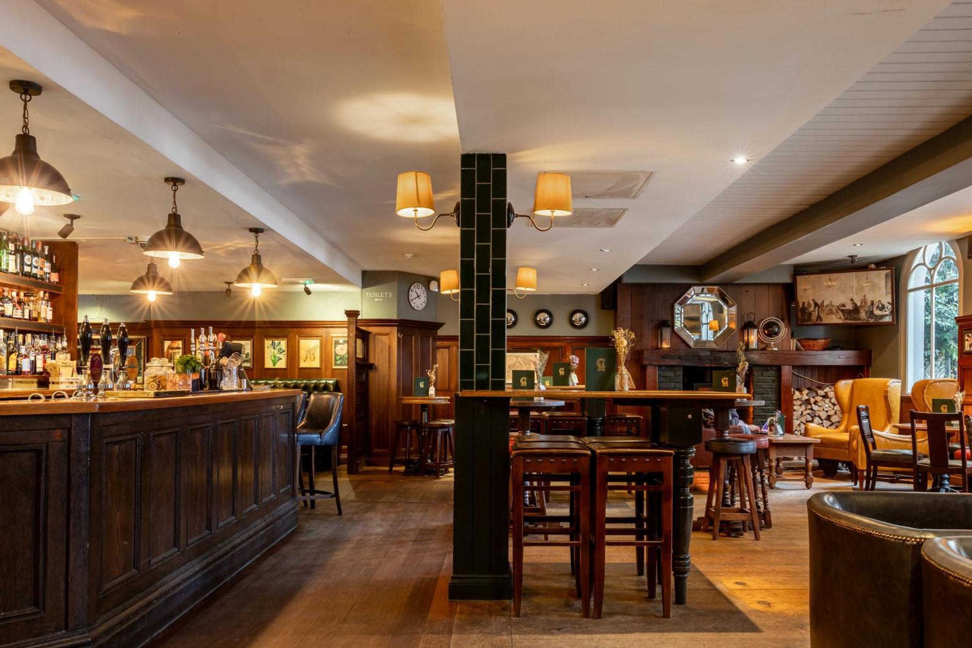 Hotel Coach & Horses 3*
